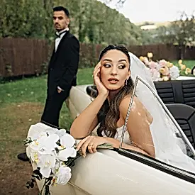 vintage araba düğün fotoğraf konsepti