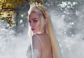 özlem süer collection